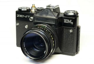 Zenit EM SLR 35mm film camera w/ Helios 44M 58mm f/2 lens 2