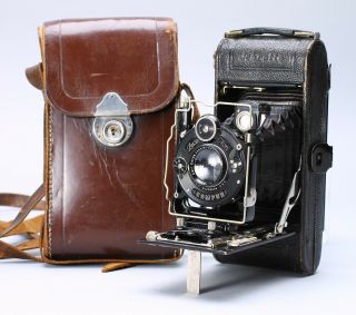 Zeiss Ikon Icarette W/ Tessar 10.  5cm F/4.  5 Lens,  Leather Case