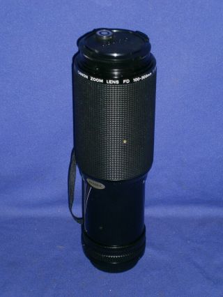 Canon Fd 100 - 300 1:5.  6 Zoom Lens Japan Near In Cannon Lh - C24 Case