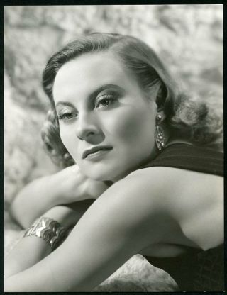 Michele Morgan In Striking Portrait Vintage 1940s Dblwt Photo