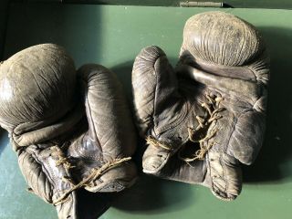 Vintage Leather Boxing Gloves Decoration Man Cave Bar