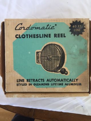 Vintage Cordomatic Clothes Line Reel/40 FT Automatic Retracting.  Origional Box. 2