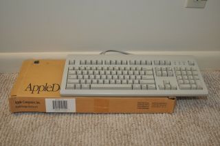 Apple Design Keyboard M2891ll/a,  W/ Box Vintage M2980