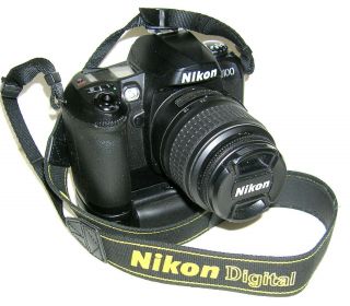 Nikon D100 Digital Camera W/nikkor Af - S Dx 18 55 Lens And M - D100 Battery Pack
