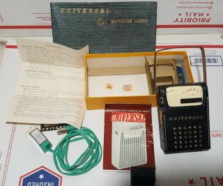 Vintage Vtg Universal 6 Transistor Radio Model Ptr - 62b