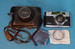 Vintage Petri F 1.  9 35mm Camera Wit Case & More No 77660