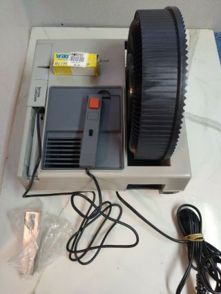 Vivitar 3000 Af Slide Projector W/ Remote - Rotary Slide Wheel And