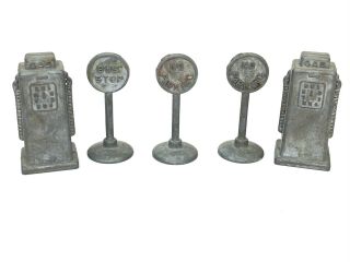 Vtg 1940s Londontoy London Toy 2 Cast Metal Gas Pumps & 3 Signs Made In Canada