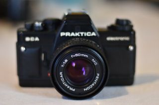 Praktica Bca Electronic 35mm Slr Camera With Prakticar 50mm F/1.  8 Lens