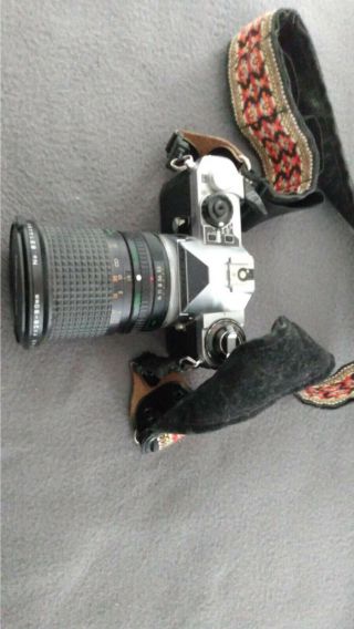 Pentax Me Camera With Albinar - Adg Lens Macro 28 - 80 Mm