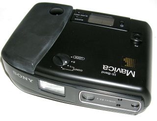 Vintage 1988 SONY MVC - C1 Still Video Camera w/Disc,  Battery & Case 3
