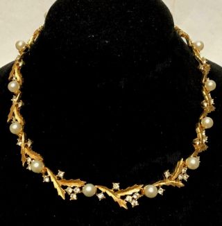 Lovely Vintage Crown Trifari Faux Pearl Rhinestone Branches Necklace