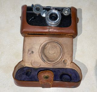 Vintage Argus C3 35 Mm Camera With Case