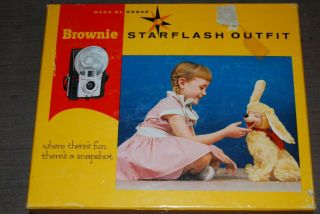 Vintage Kodak Brownie Starflash Flash Outfit Camera W/ Box No.  24t W/ 7 Bulbs