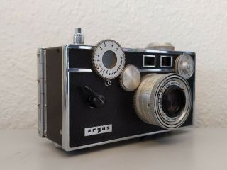 Vintage Argus C3 35mm Rangefinder Camera Cintar 50mm F/3.  5 Film
