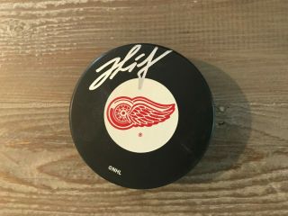 Dominik Hasek Hof Autograph Hockey Official Puck Detroit Red Wings