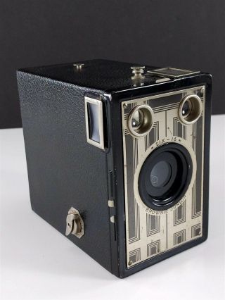 Vintage Kodak Six - 16 Brownie Junior Art Deco Style Box Camera Vguc