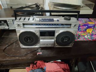 Vintage Magnavox D8120 Fm/am Stereo Radio Cassette Recorder Boombox