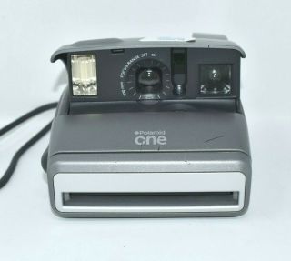 Polaroid One 600 Instant Camera 100mm With Built In Flash Good