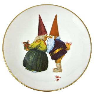 Vtg 1976 Rien Poortvliet Gnome Bliss Rubbing Noses 8.  5 Fairmont Porcelain Plate