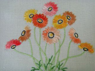 Vintage Hand Embroidered Floral Tablecloth Circle Of Pretty Tall Daisies
