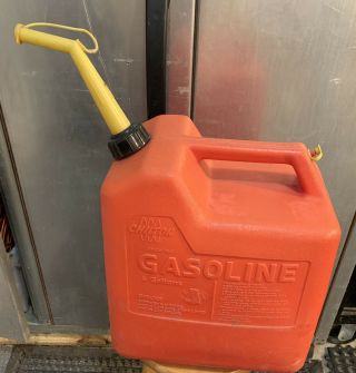 Vintage Chilton Gas Can 6 Gallon Mod P60 Vented With Brass Screened Spout