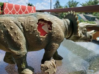 Vintage 1993 Kenner Jp08 Jurassic Park Triceratops Toy Complete With Bite Bark
