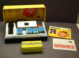 Vintage Kodak Pocket Instamatic 20 Camera Outfit Box W/ Man,  Xtr Flash