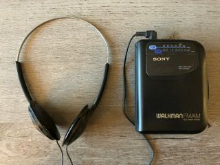 Vintage Sony Walkman Wm - Fx101 Stereo Cassette Player Fm/am Radio W/ Headphones