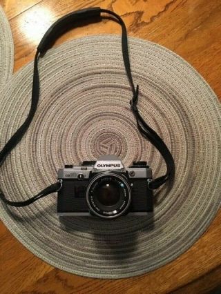 Vintage Olympus Om - 10 Slr 35mm Camera With Zuiko 50mm 1.  8 Lens
