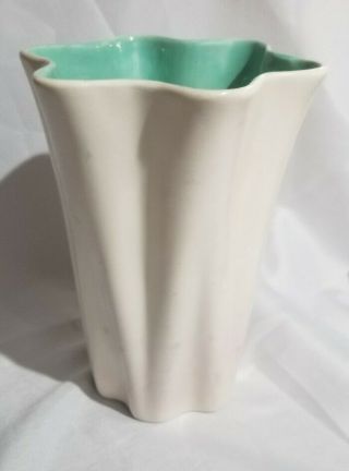 Vintage Red Wing Art Pottery Vase 887 White With Green Interior 7.  5 " T