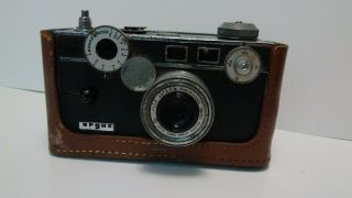 Vintage Argus C3 " The Brick " Range Finder Camera With Leather Case