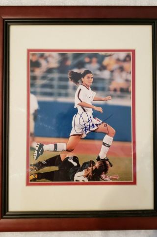 Mia Hamm Autographed 8x10 Photo (frame Is 13.  5 X 16.  5) With