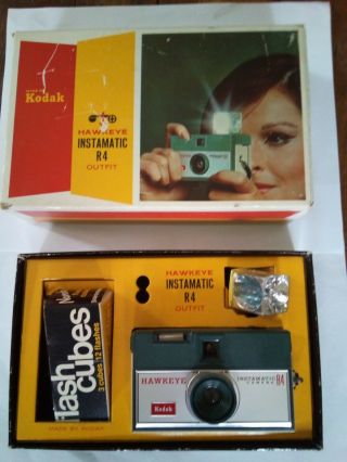 Vtg Kodak Hawkeye Instamatic R4 Camera Outfit Orig Box W Extra Flash Cube,  Strap