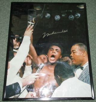Muhammad Ali Large Signed Post Boxing Fight Picture 20 " X 16 "