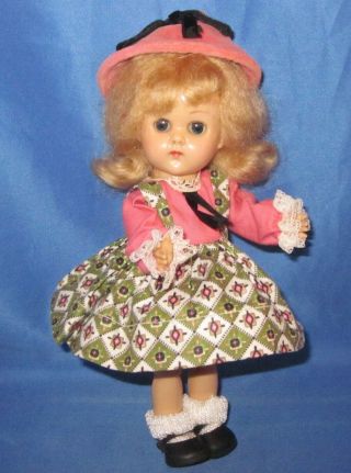 Vintage 1950s Vogue Ginny 7.  5 " Bkw Doll In " Medford Vogue " Tagged Outfit