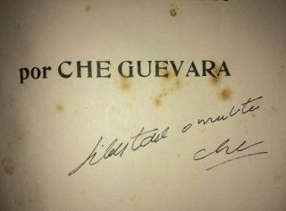 1961 Signed By Ernesto Che Guevara 1st Edition La Guerra De Guerrillas A Camilo
