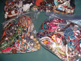 13 LBS OF VINTAGE COSTUME JEWELRY CRAFTS NECKLACES & BRACELETS 2