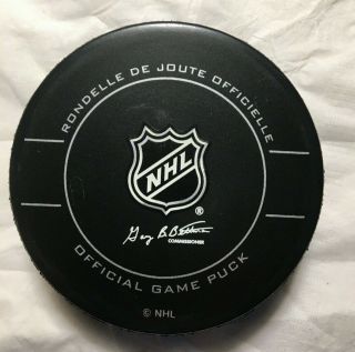 Chicago Blackhawks Patrick Kane 88 Signed 2010 Stanley Cup Finals game 6 puck 2