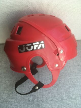 Red JOFA ishockey helmet 24651.  Vintage 70’s.  Senior size 2