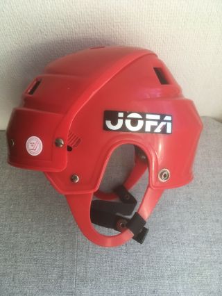 Red JOFA ishockey helmet 24651.  Vintage 70’s.  Senior size 3