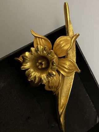 Vintage Signed Crown Trifari Daffodil Goldtone Brooch Pin Lovely Hard To Find Nr
