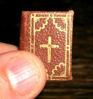 C1805 1 " Miniature Book French Devotional Holy Bible Catholic Prayer Children 