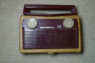 Vintage Motorola Model 5p31a Portable Tube Am Radio Ac/dc Battery