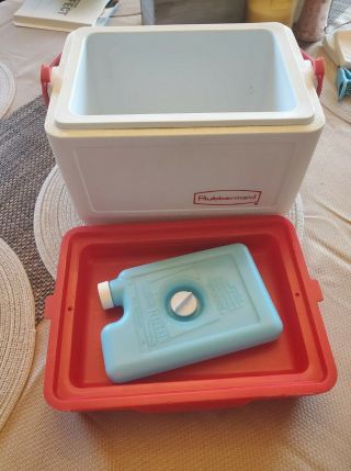 Vintage Rubbermaid Gott Tote 6 Cooler,  Classic Red White,  Refreeze Bottle