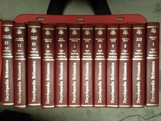 Encyclopaedia Britannica 34 Book Set Macropaedia 15th Edition Leather.  B5