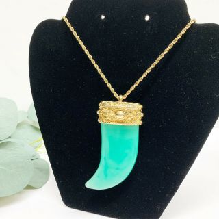 Vintage Kenneth Lane Gold Tone Faux Jade Tooth Tusk Large Pendant Necklace 2