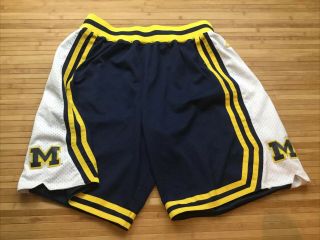 Vintage Nike Throwback 1989 Michigan Wolverines Basketball Shorts Size Large