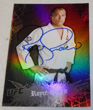 Royce Gracie Signed Ufc 2010 Topps Main Event Card 1 Autograph 2 3 5 60 Pride Fc