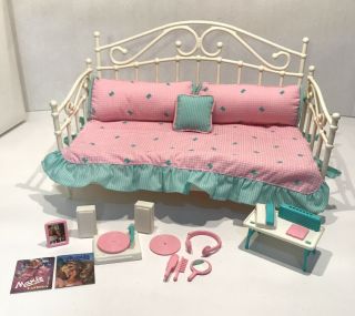 1988 Hasbro Maxie Doll Day Dreaming Bed With Accessories Rare 8255